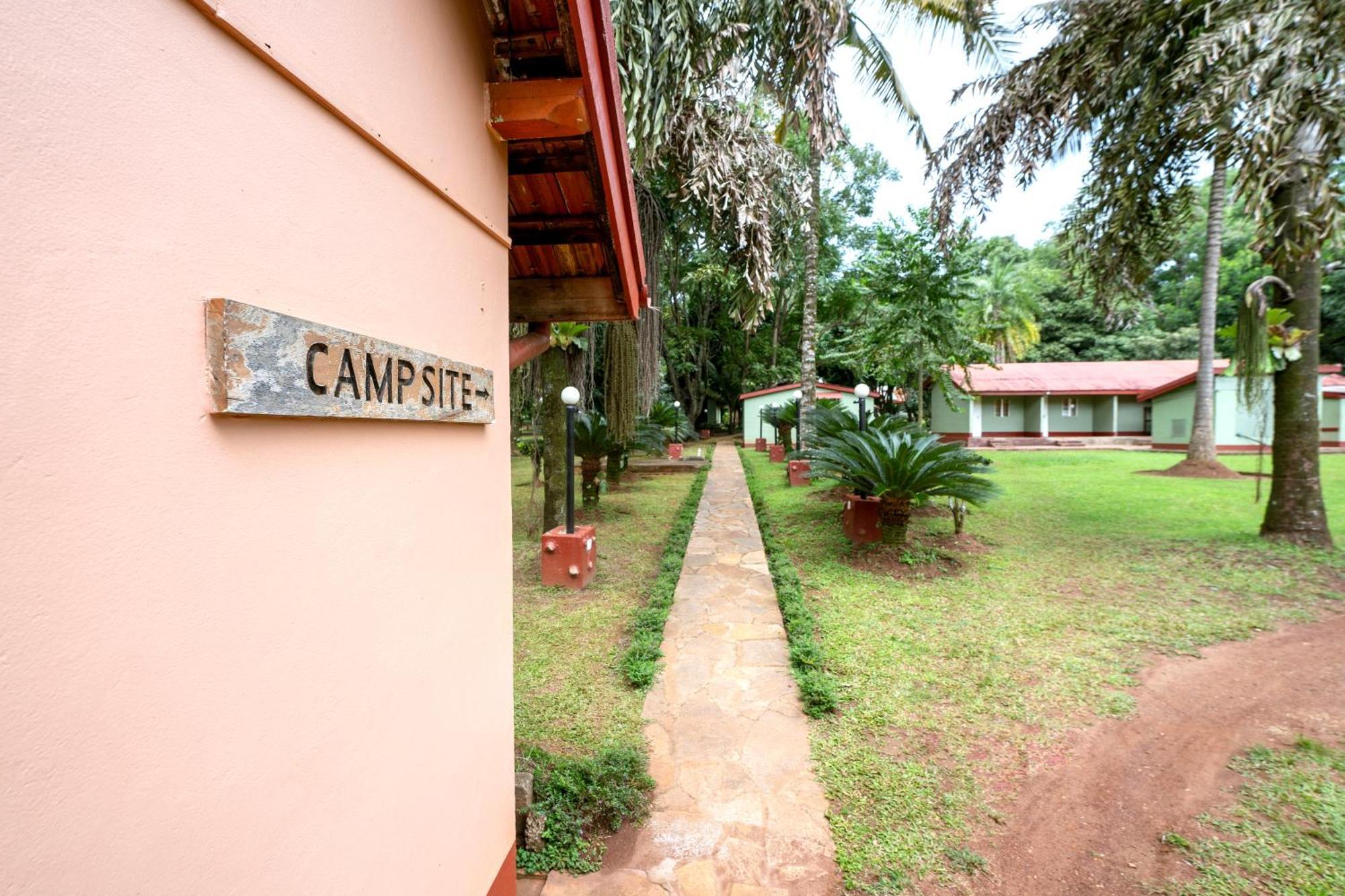 Masindi Hotel Luaran gambar