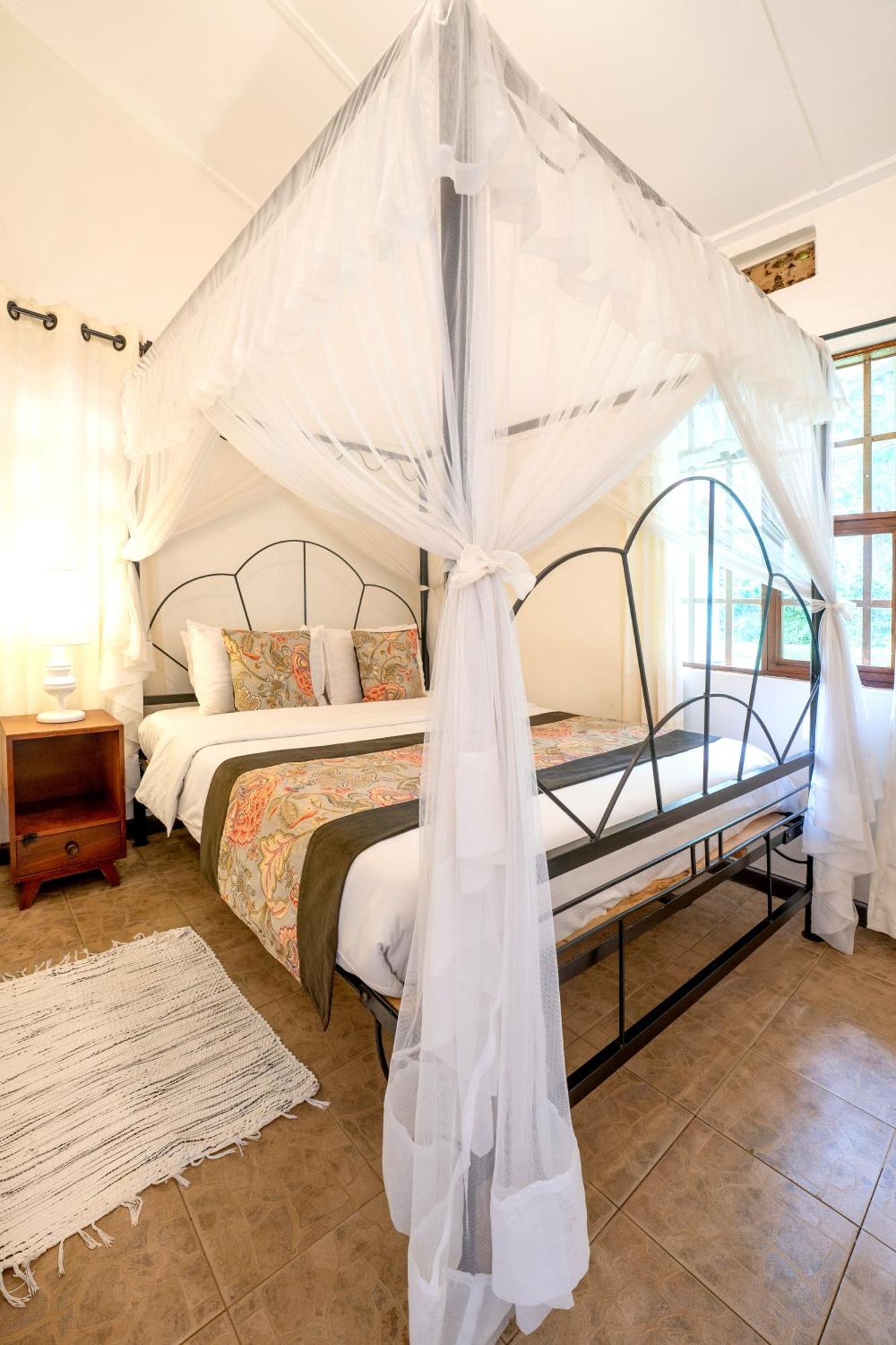Masindi Hotel Luaran gambar