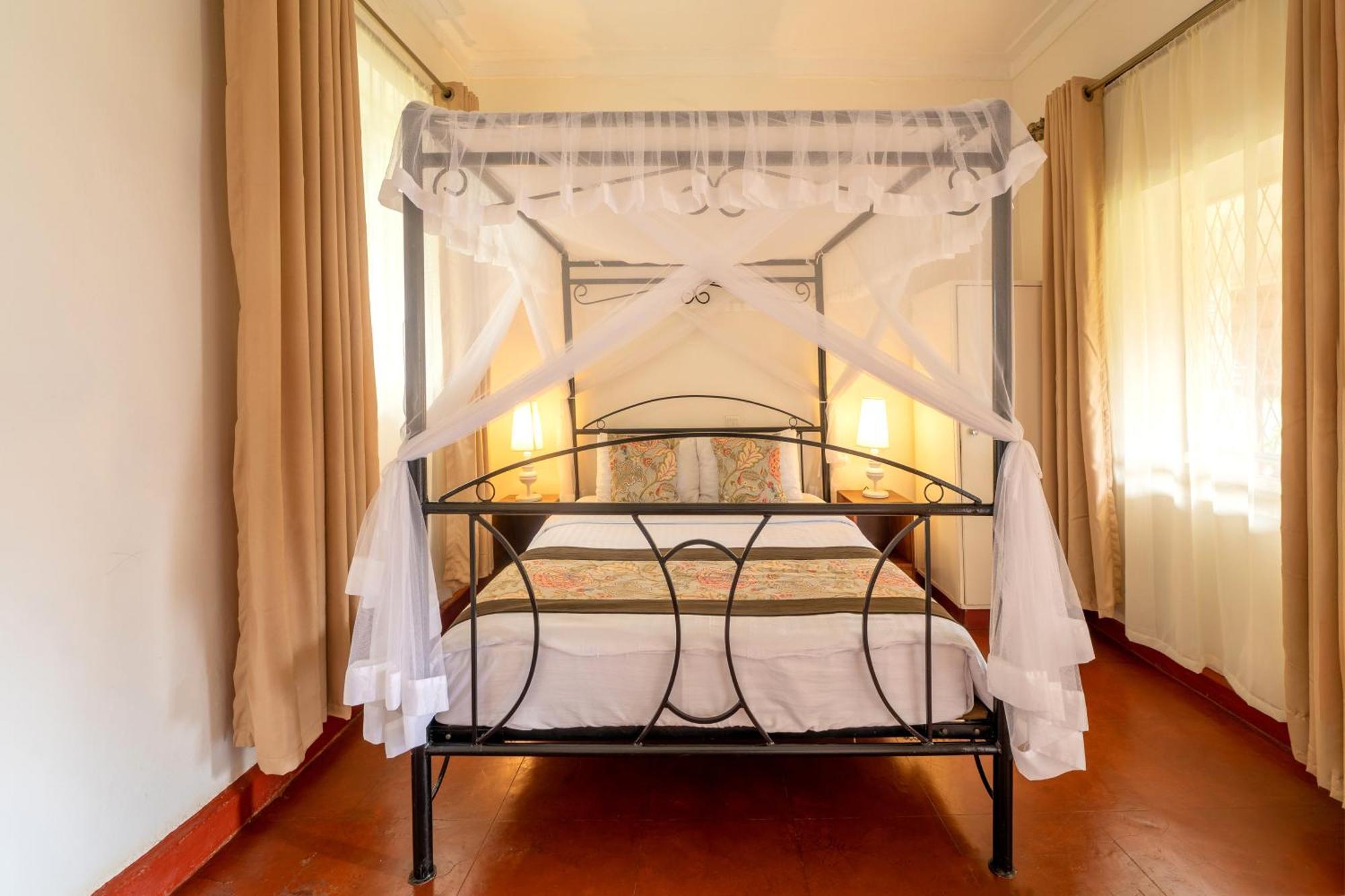 Masindi Hotel Luaran gambar