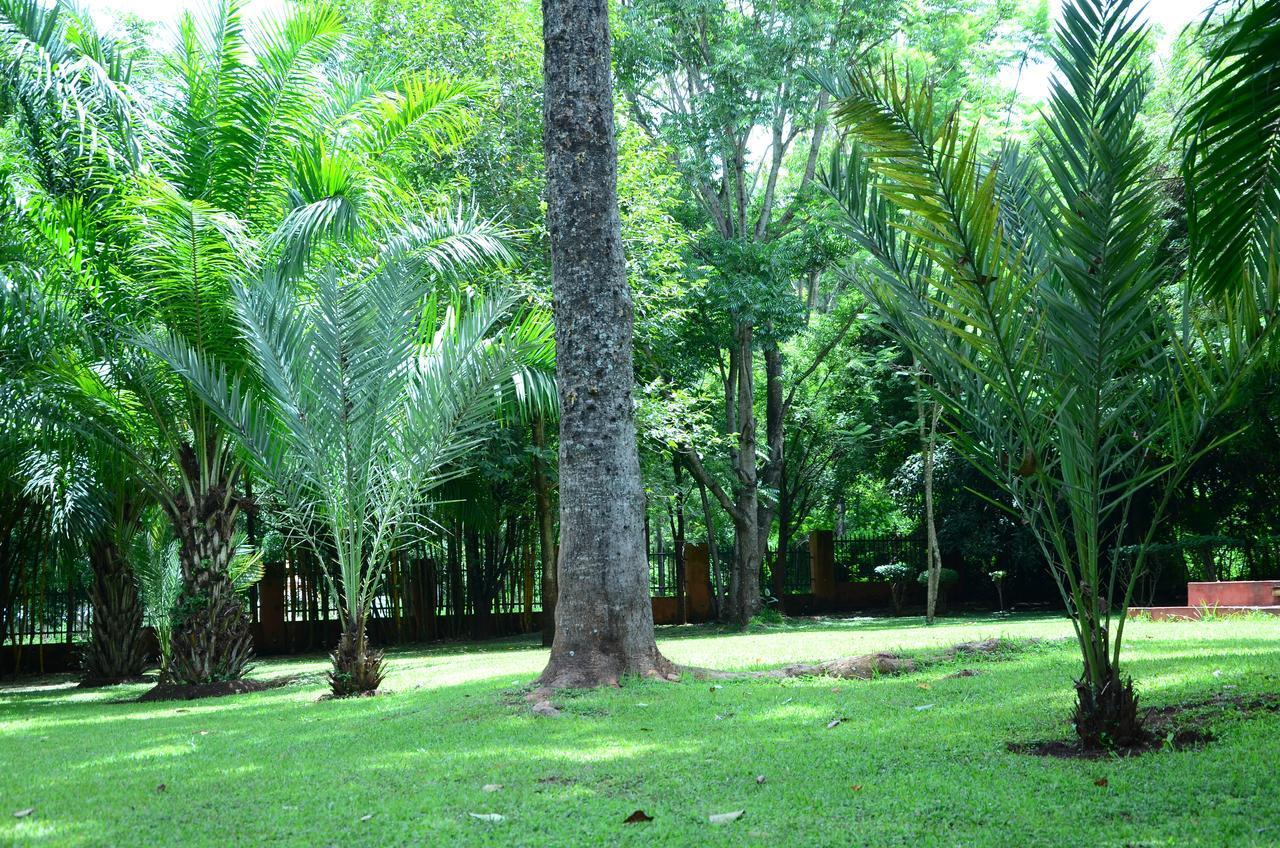 Masindi Hotel Luaran gambar